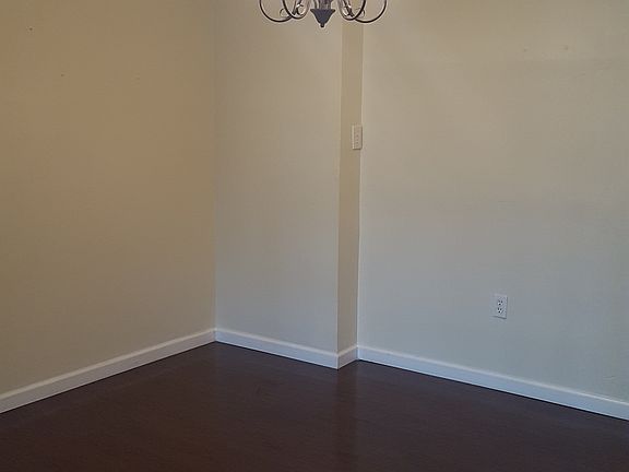 3rd image of 4735 Capri Pl #200
