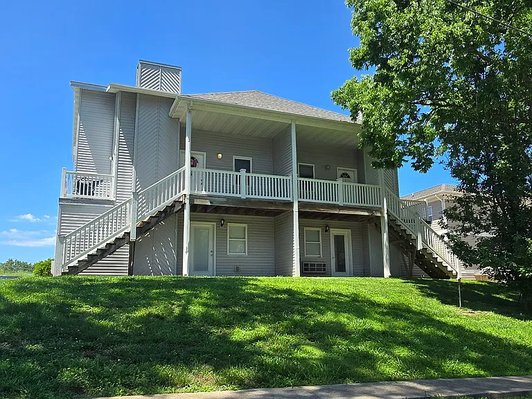 316 E Davis St #C — Photo 24