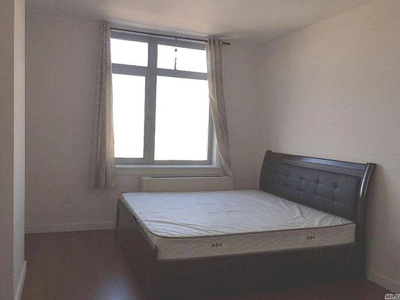 4th image of 4028 College Point Blvd APT 1806