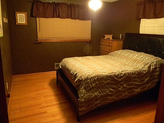 Bedroom 1: 12'6 X 11'