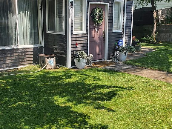 2nd image of 2319 E 1st Ave