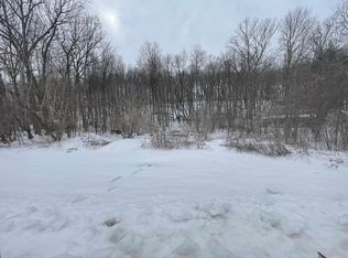 955 Buffalo Ridge Ln, Waupaca, WI 54981