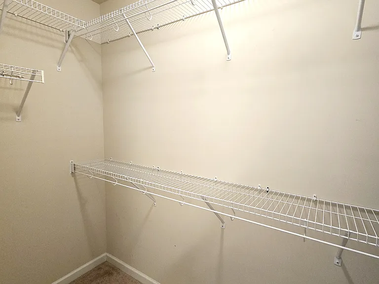 218 N Stonegate Dr — Photo 14