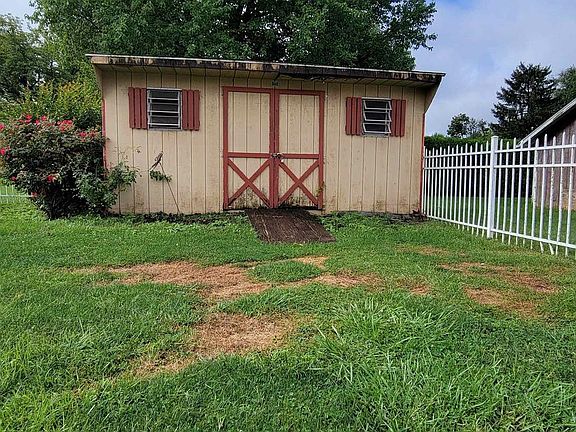 5th image of 612 Lyman Ave