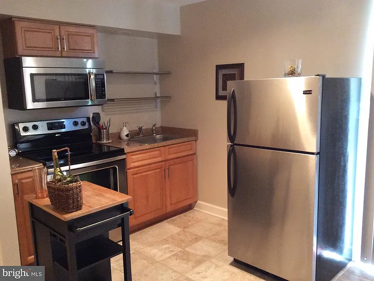 1506 Pennycress Ln — Photo 3