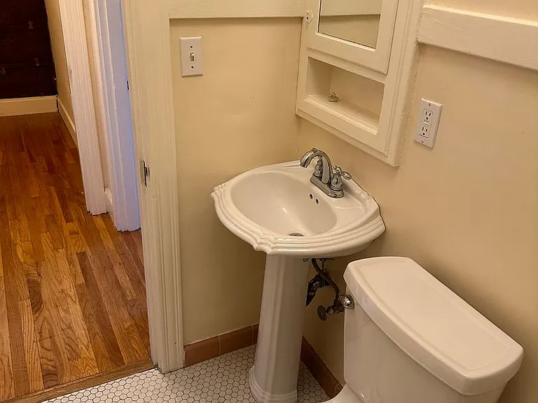 2124 McKinley Avenue — Photo 6