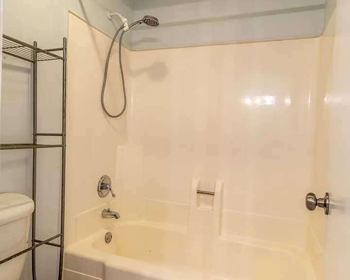 110 Woodlake Dr — Photo 28