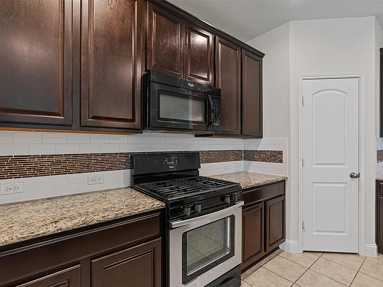 3021 Angelina Ct — Photo 12