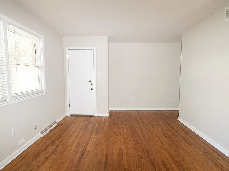 2804 Isherwood Dr — Photo 4
