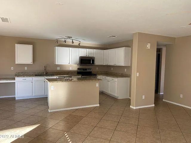 3427 E Derringer Way — Photo 3
