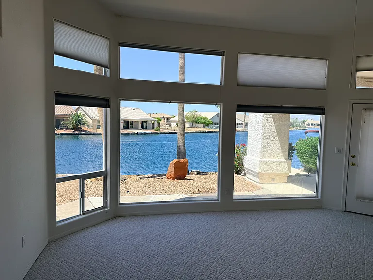 En suite lake view