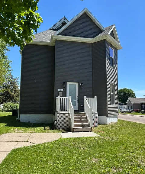 623 Melrose Ct — Photo 10