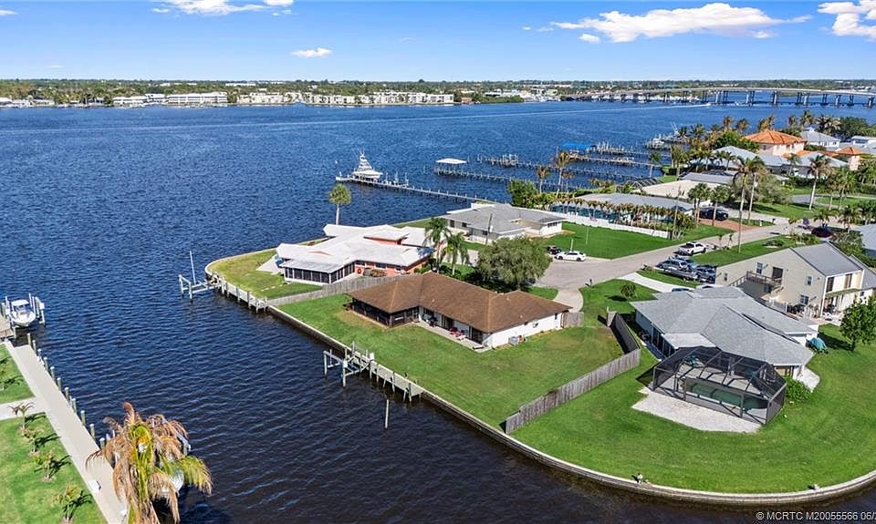 1st image of 2086 SW Gull Harbor Ln