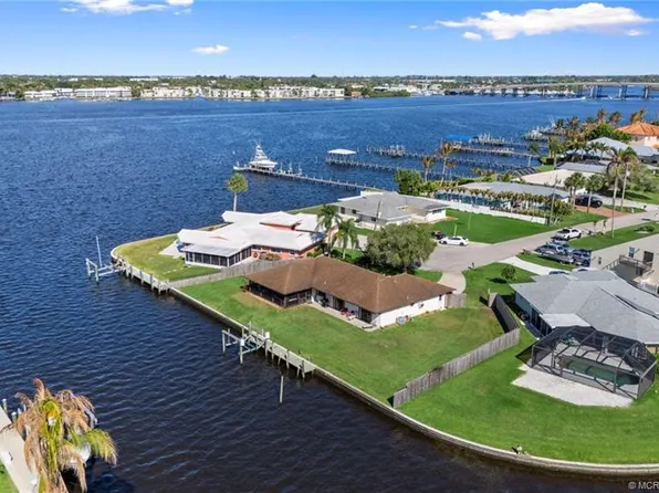 2086 SW Gull Harbor Ln, Palm City, FL 34990