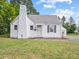 18 Grove Rd, Cromwell, CT 06416