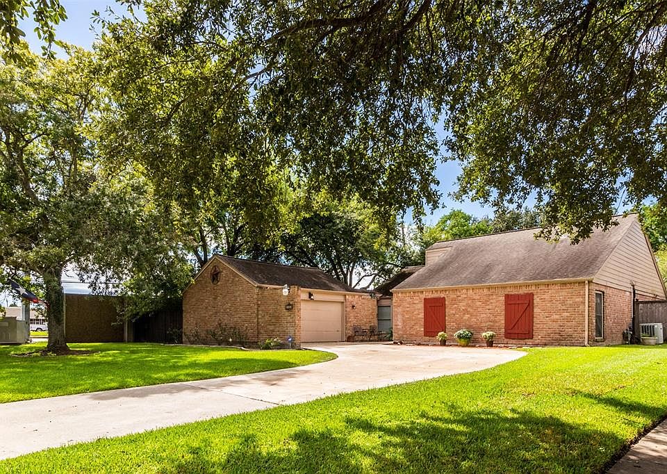 1st image of 2703 Meadowcreek Dr