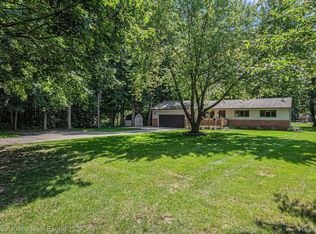 1150 White Lake Rd, Highland, MI 48356