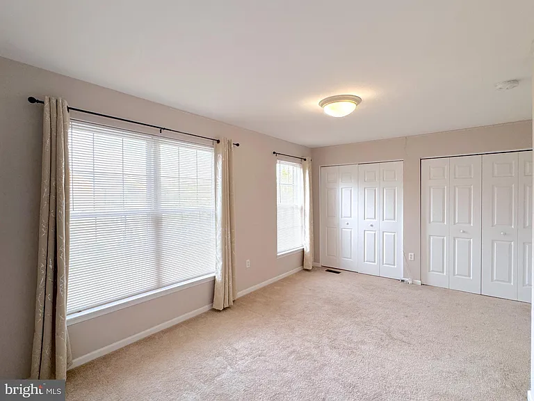 354 N Barrington Ct — Photo 22