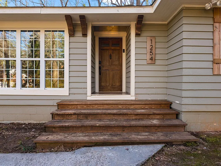Centra Villa Dr SW — Photo 18