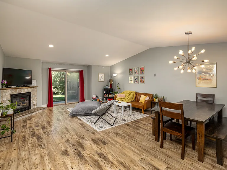 91 Droulliard Ave — Photo 8
