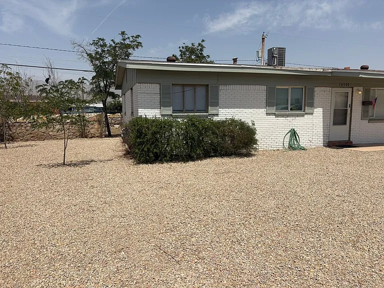 10309 Shoshone St — Photo 3