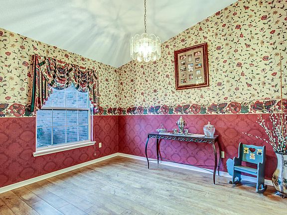 5th image of 9091 Castle Rock Dr