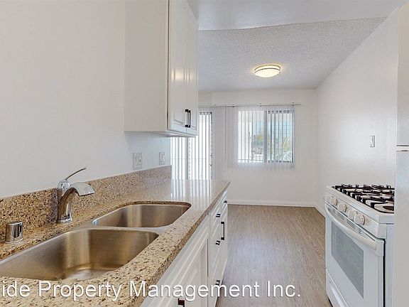 4th image of 1041 20th St APT I