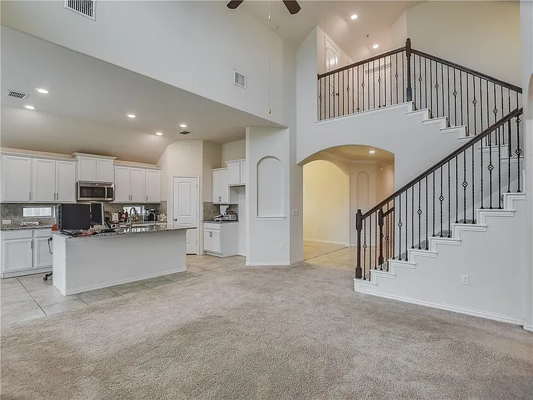 500 Cardenas Ln — Photo 8