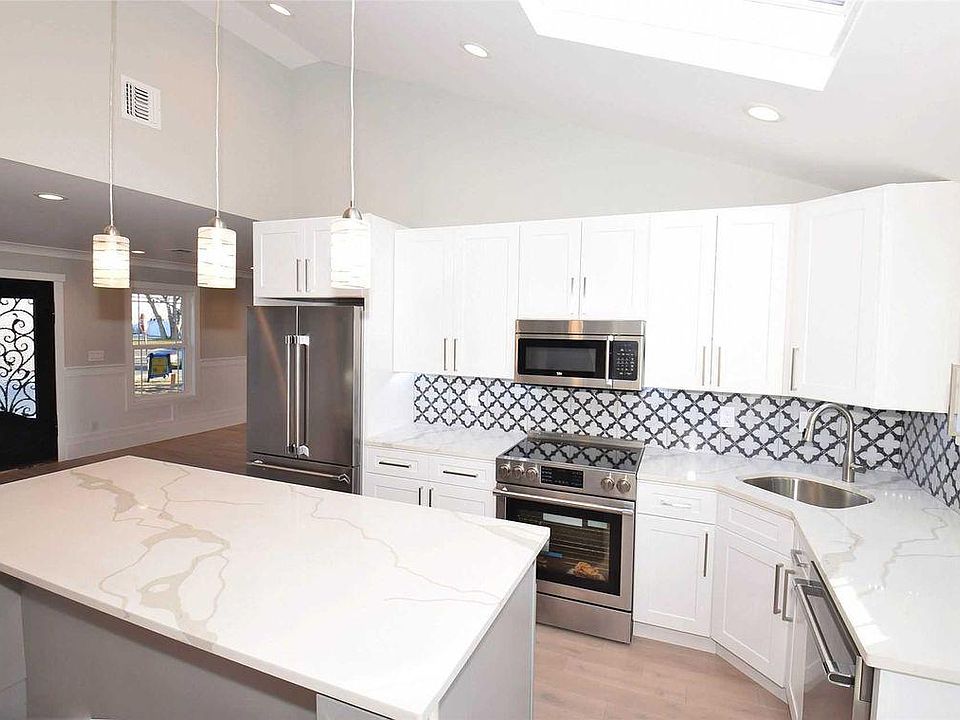 98 Amsterdam Ave, West Babylon, NY 11704 Zillow