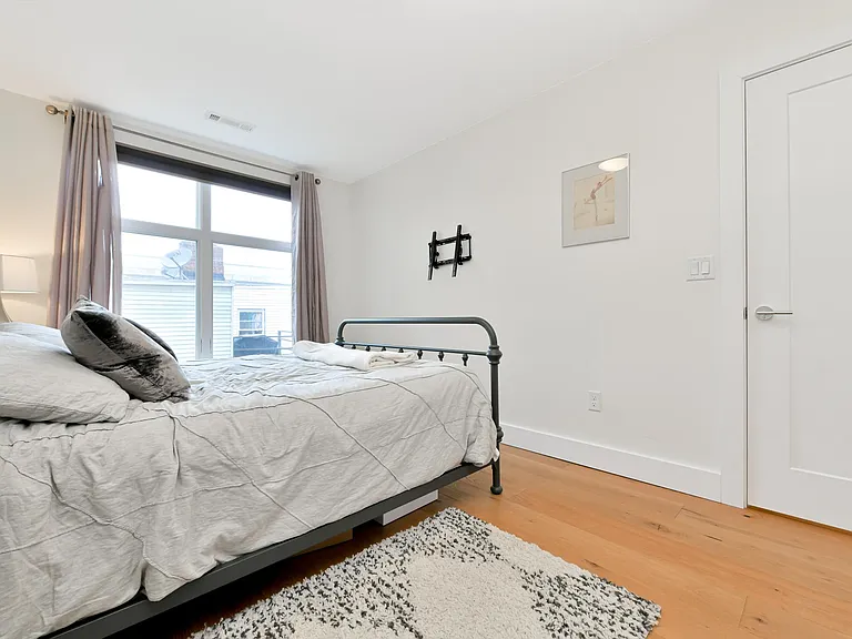 250 Meridian St #410 — Photo 9
