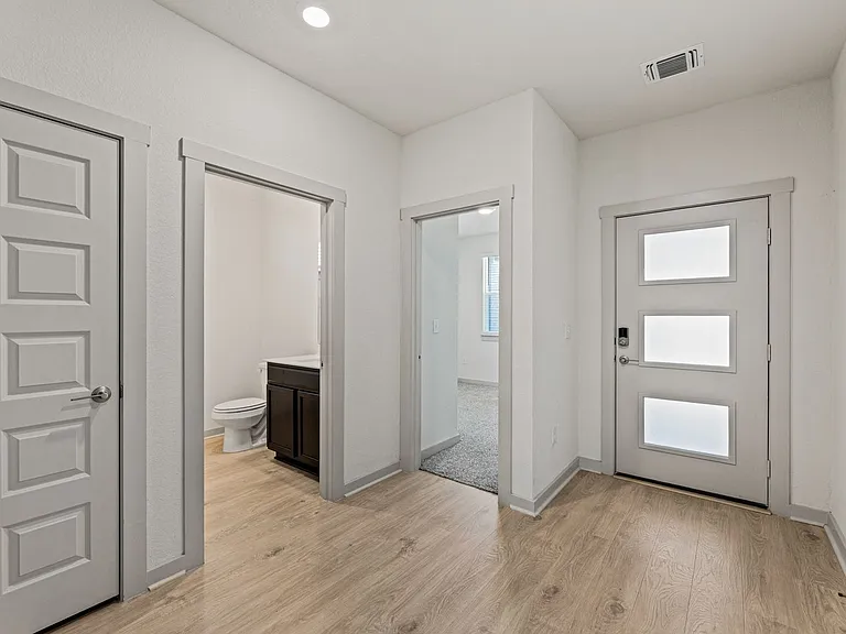 10906 Fulton Ave — Photo 22