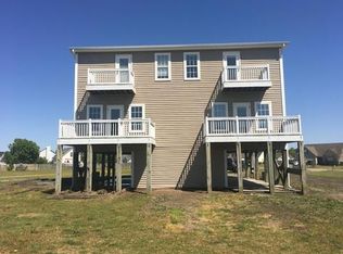 178 Twin Oaks Dr, Hampstead, NC 28443