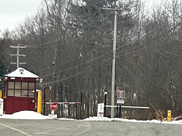 105 Hobbit Dr, Tamiment, PA 18371