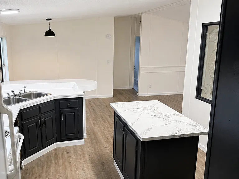 532 Grandview Bnd — Photo 7
