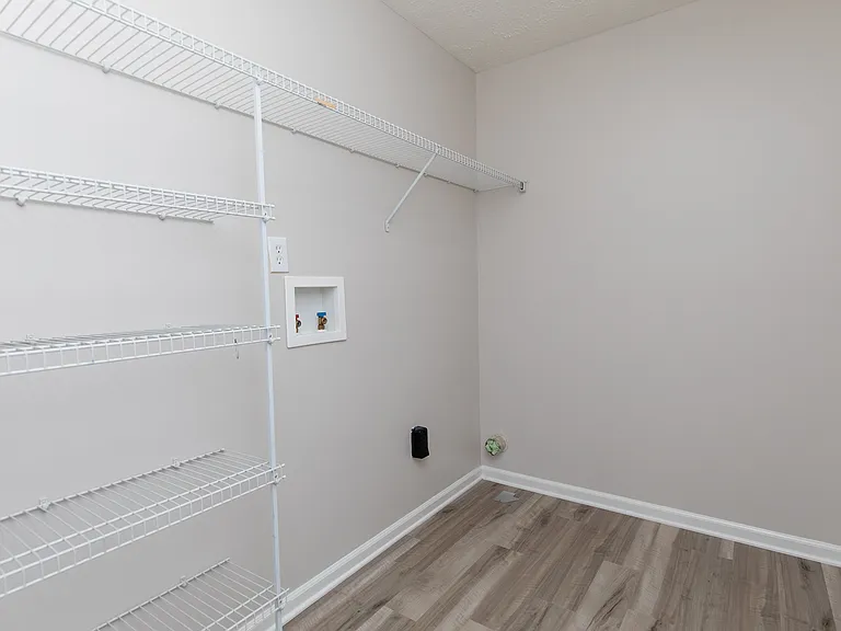 156 Ivy Hill Ln — Photo 8