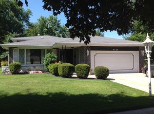 5325 W Stoney Creek Dr, Oak Lawn, IL 60453
