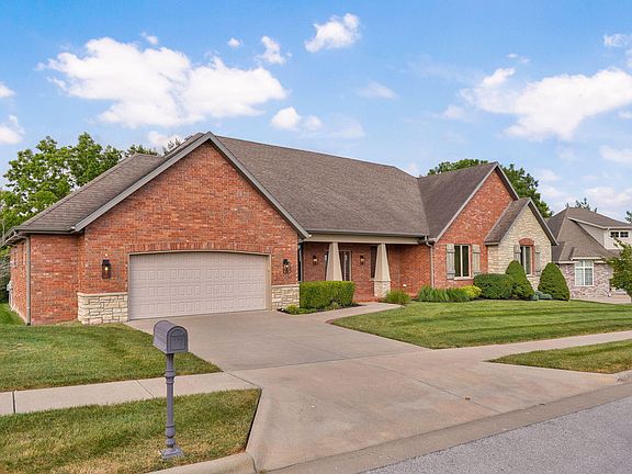 3rd image of 2816 S Ranch Drive