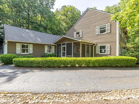 5th image of 16 Cedar Dr