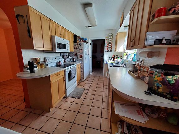 4th image of 1309 Evelyn St