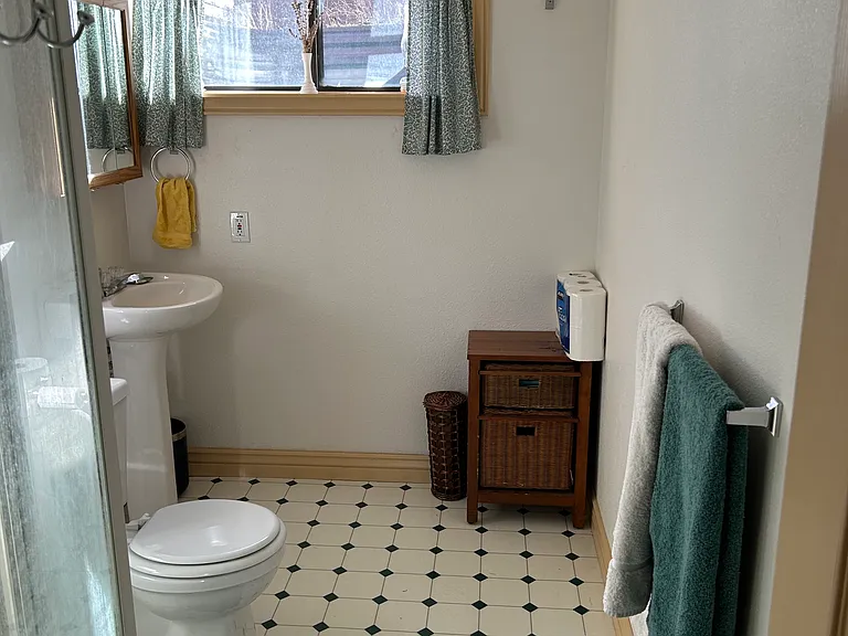 126 Elm St — Photo 8