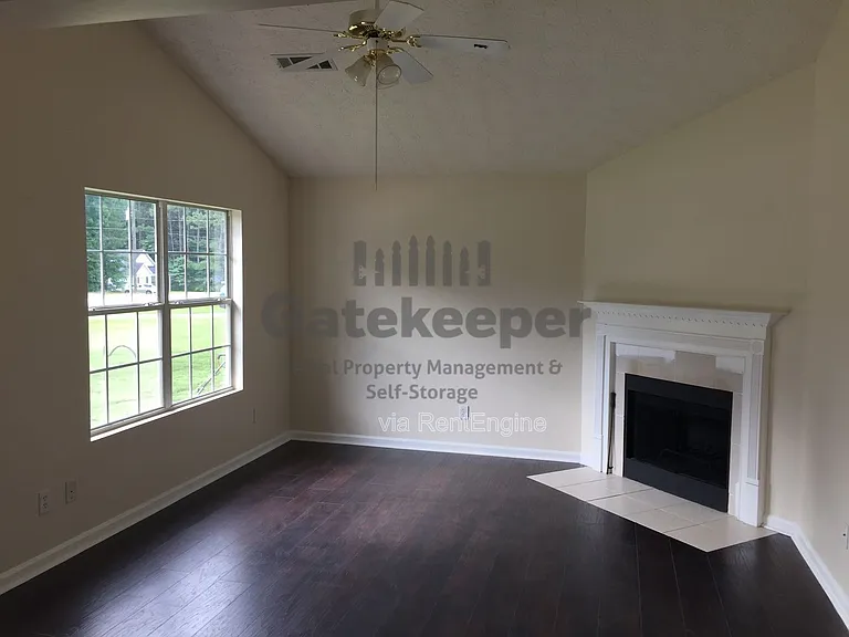 117 Jenny Rd — Photo 2