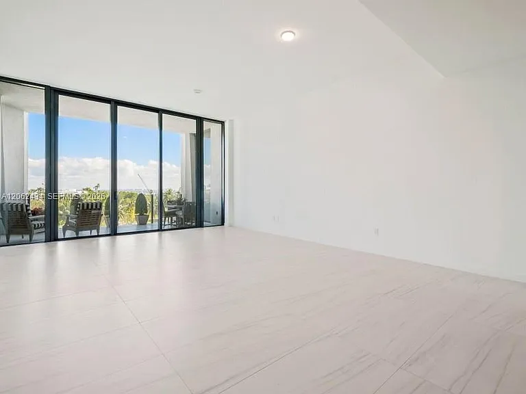 2811 S Bayshore Dr #5C — Photo 9