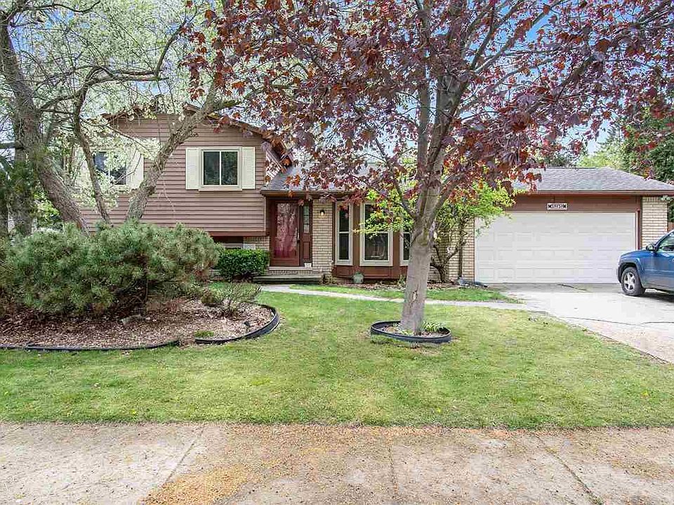 1st image of 34434 Shorewood Dr