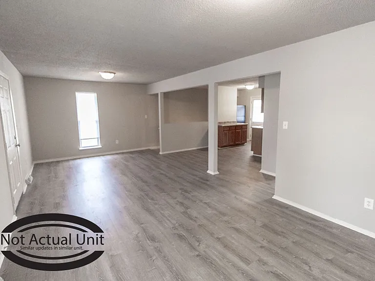 211 Wheaton Ct — Photo 5