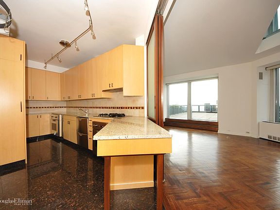 4th image of 150-156 W 56th St APT 6503