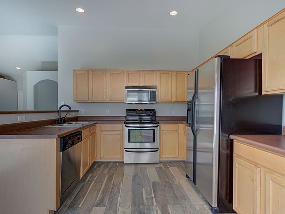 4th image of 4909 E Magnus Dr