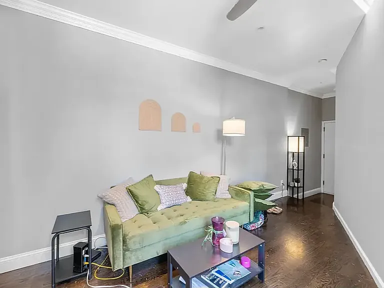 818 10th Ave #4B — Photo 6