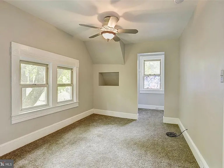 612 W Joppa Rd — Photo 24