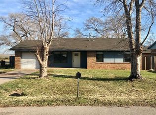 1919 Wells Ave, Clinton, OK 73601