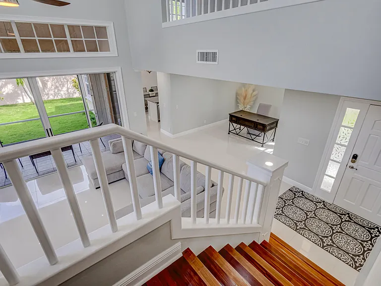 17 Selby Ln — Photo 35